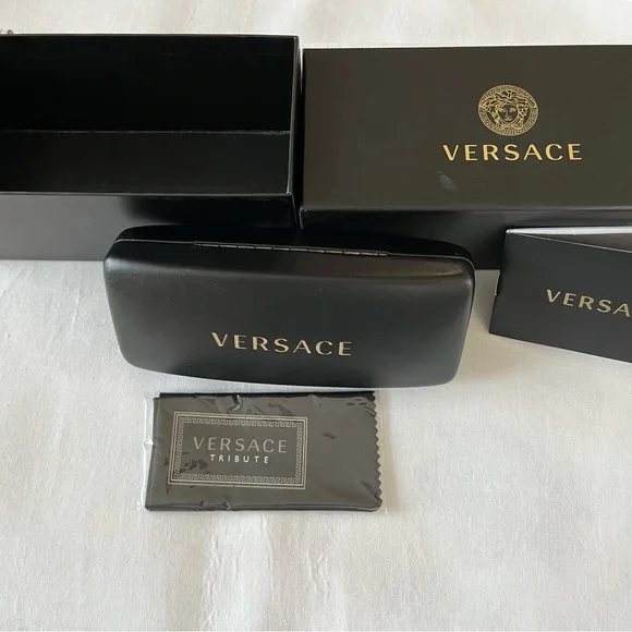 VERSACE hard clamshell black eyeglass/ sunglasses case - Picture 5 of 6